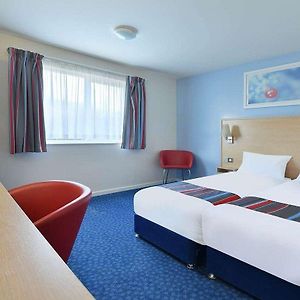 Travelodge Kinross M90
